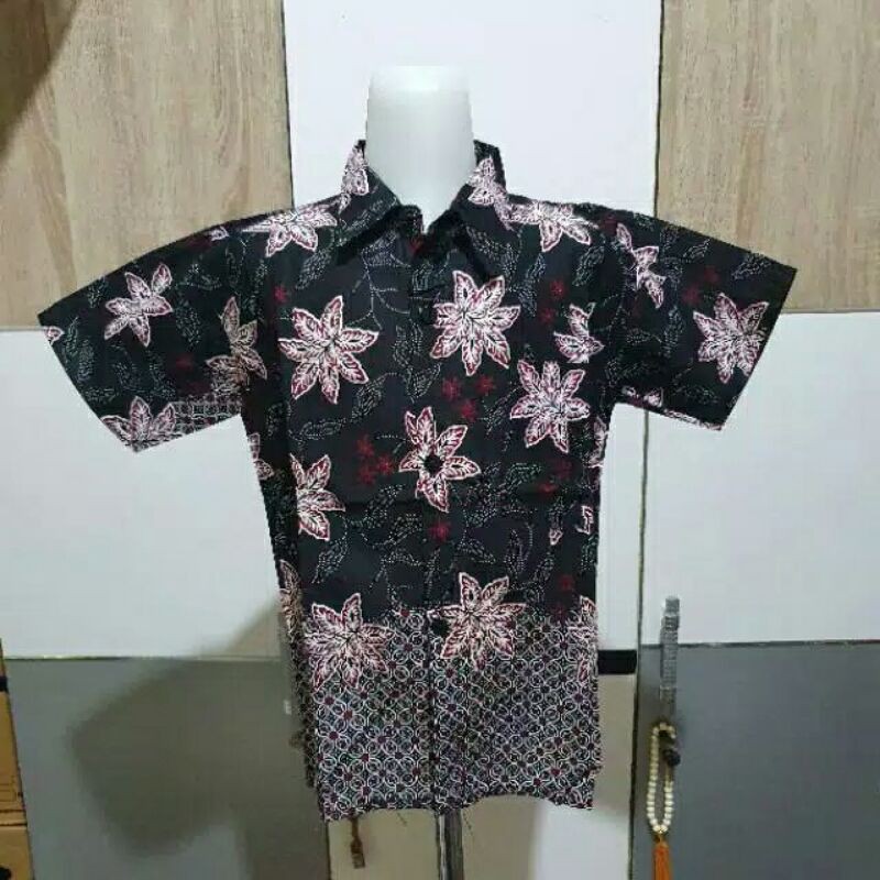 Kemeja batik anak usia 1-6tahun bahan katun murah berkuwalitas.