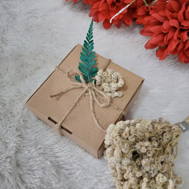 

Kotak Hampers / Kado / Box Packing / Box Hampers /Hemper