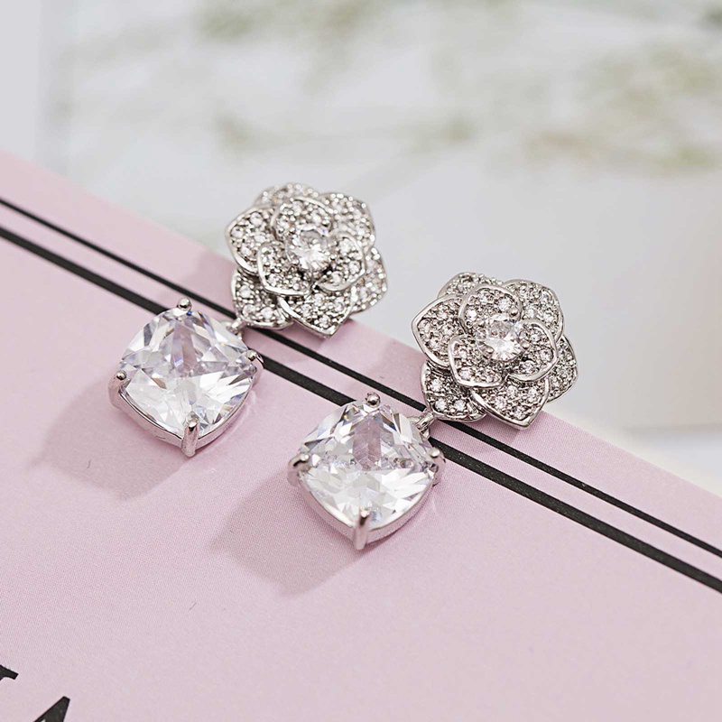 Fancyqube Anting Drop Cubic Zirconia Aaa Bentuk Bunga Mawar Persegi Warna Putih Untuk Wanita