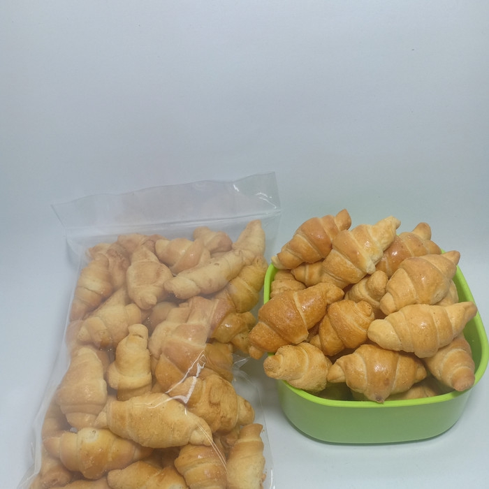 Croissant Keju 250 GR / ROTI BULAN SABIT/ KEPITING KEJU / croissant keju kering