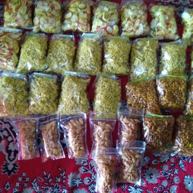 

Kerupuk,mie,makroni,kulit lumpia