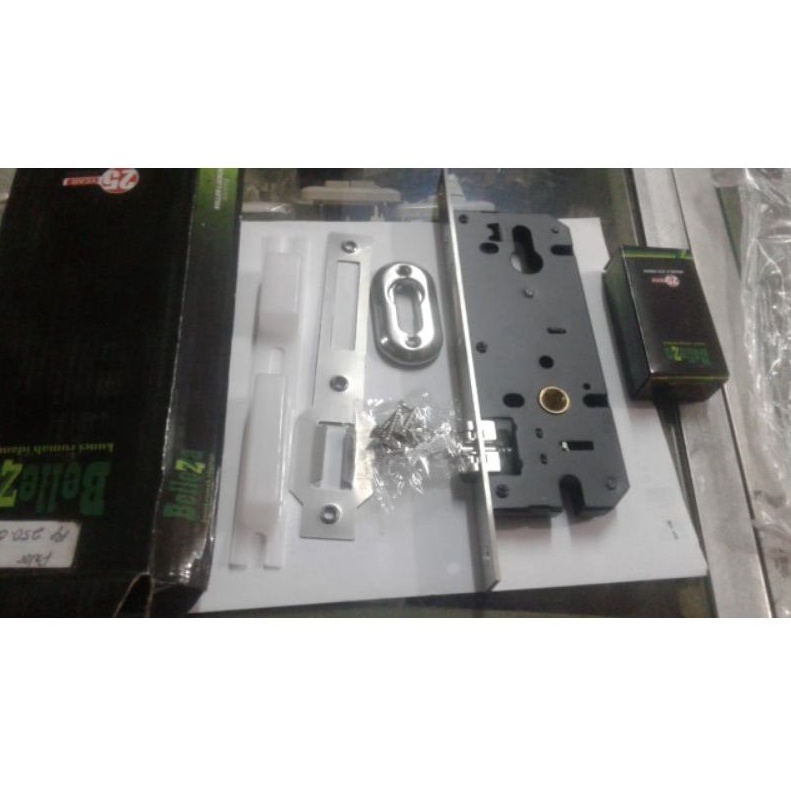 Kunci body pelor merk belleza untuk pintu double