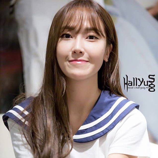Jessica style at singapore Blanc and Eclare Sailor Shirt