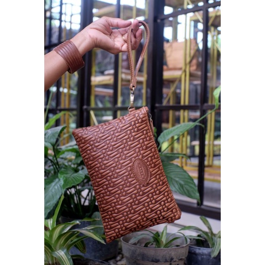 AIRA | Dompet Kulit Asli Simple Pouch Clutch Batik Nusantara Kekinian Souvenir Seminar Kit