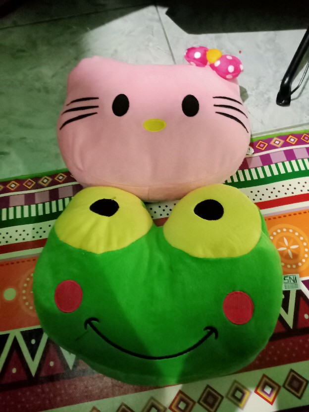 Bantal Kepala Kartun