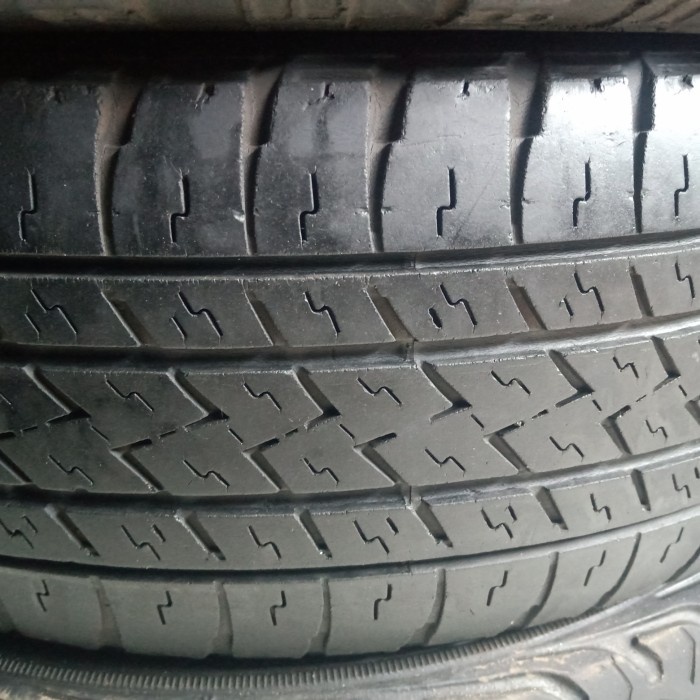 Ban Mobil ukuran 235/70 r15