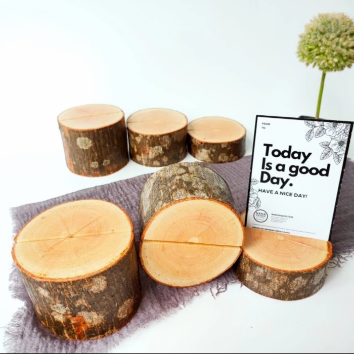 

Wooden Tent Card Holder Tempat No Meja Menu Makanan Bahan Kayu Mahoni