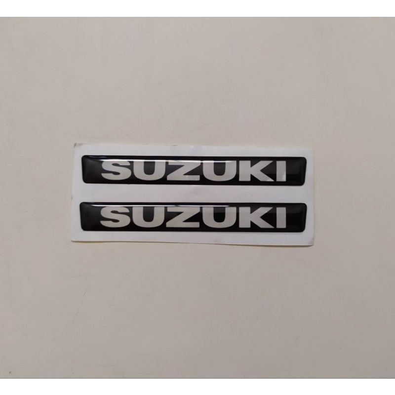 stiker suzuki kecil diatas stop lamp thunder 250 tahun 2005 & 2006