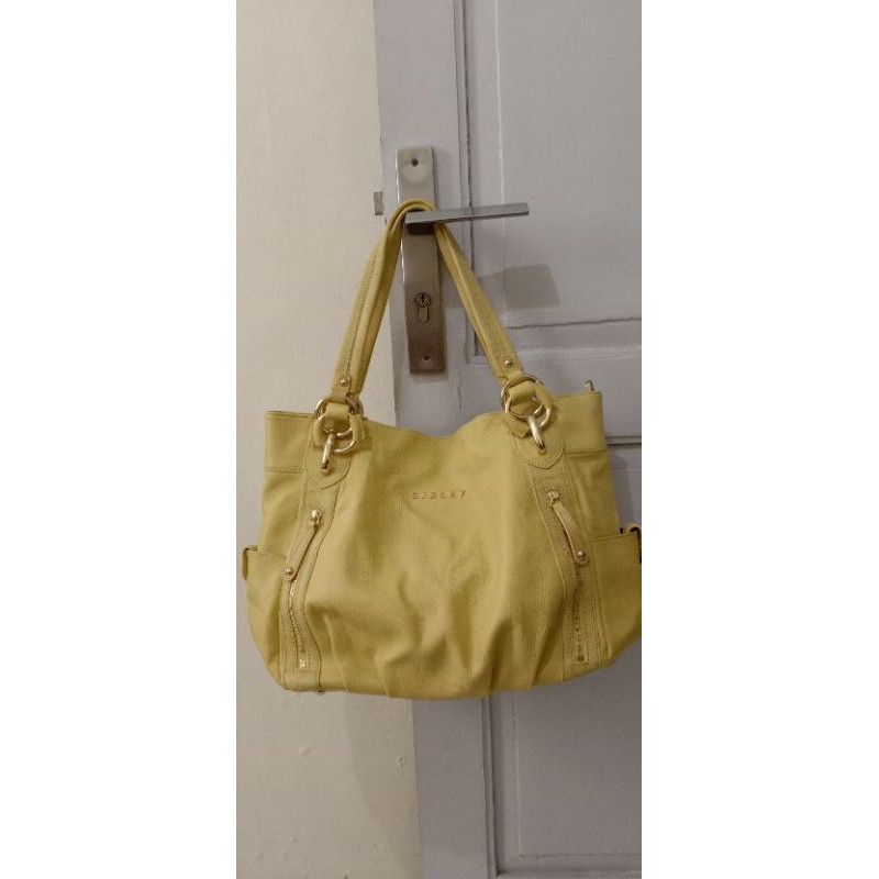 Tas Sisley