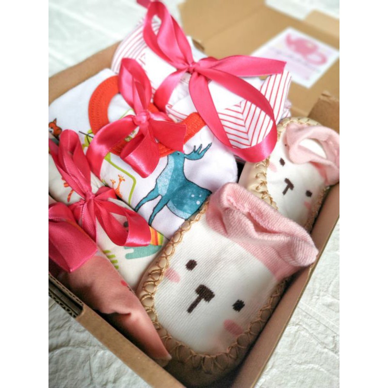 BABY HAMPERS / BABY GIFT / GIFT SET