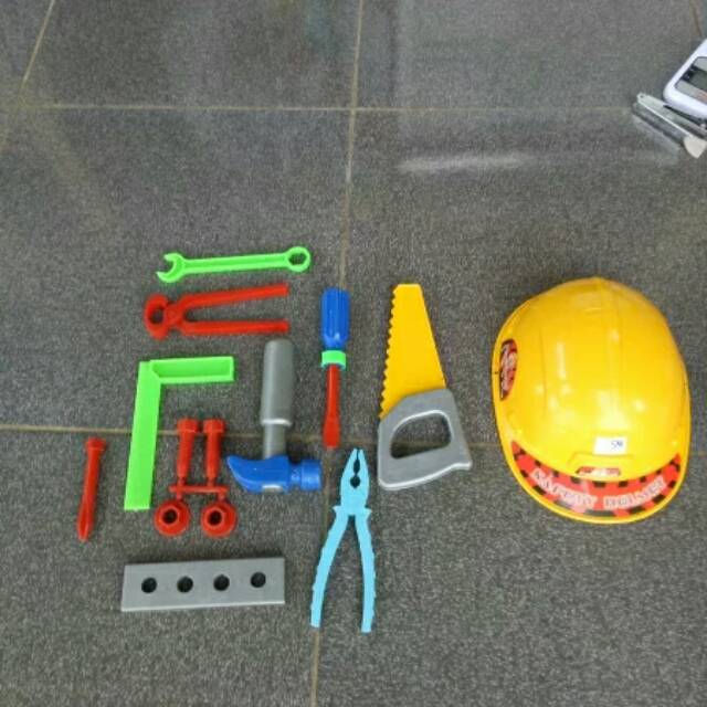 MAINAN KONTRUKSI HELM DAN PERKAKAS MAINAN  ANAK LAKI LAKI