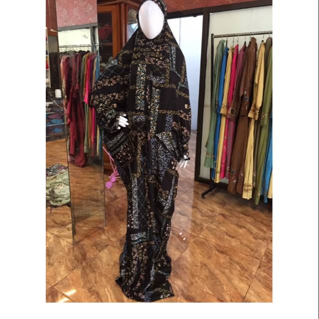 Mukena terusan hitam