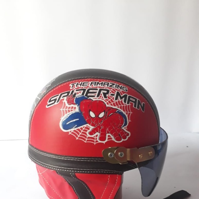 Helm anak karakter spiderman