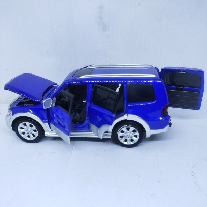 diecast miniatur mobil Mitsubishi Pajero1:32 sport car balap besi
