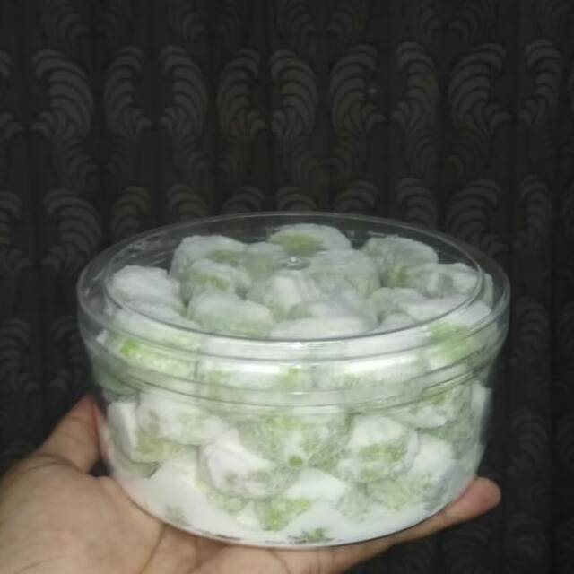 

Kue Putri Salju