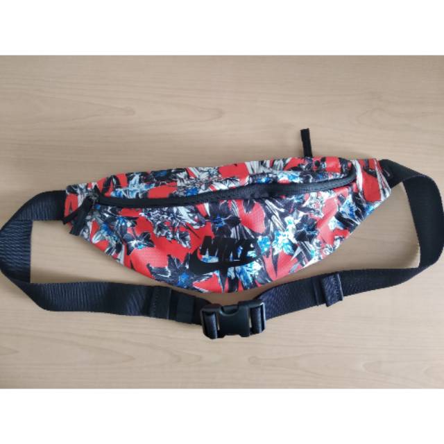 Nike Heritage shoulder / waist bag