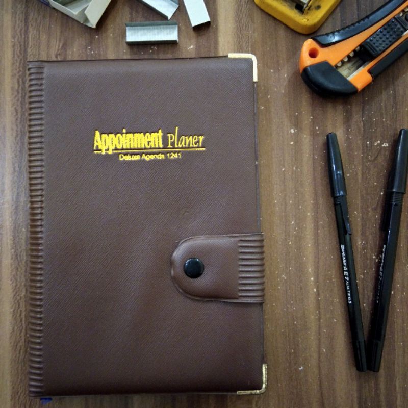

Note Book Buku Tulis Buku Catatan Agenda APPOINMENT PLANER 1241 Coklat