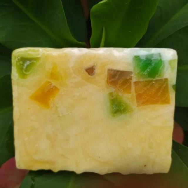 PREMIUM SOAP BAR
(MIRACLE COLLAGEN KEFIR SOAP BAR)