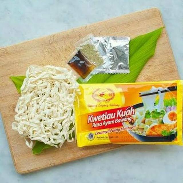 

Kwetiau Kuah Rasa Ayam Bawang