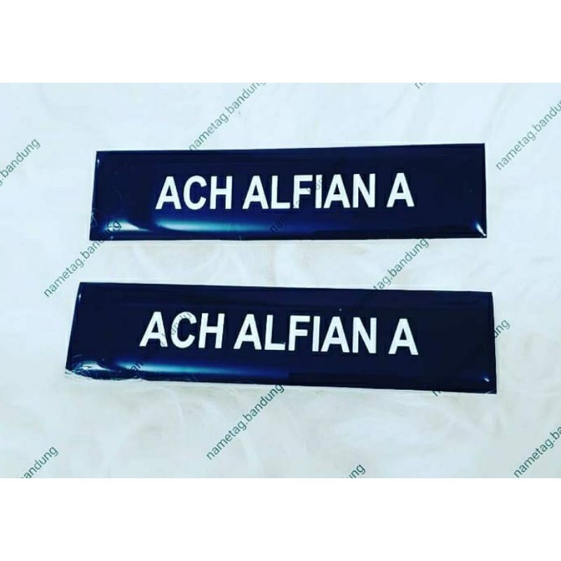 

Nametag Akrilik Peniti