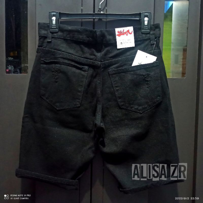 CELANA PENDEK PRIA JEANS SOBEK TAMBAL BORDIR EMBLEM