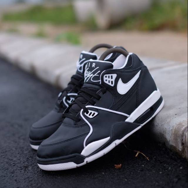 Nike air Flight black list white