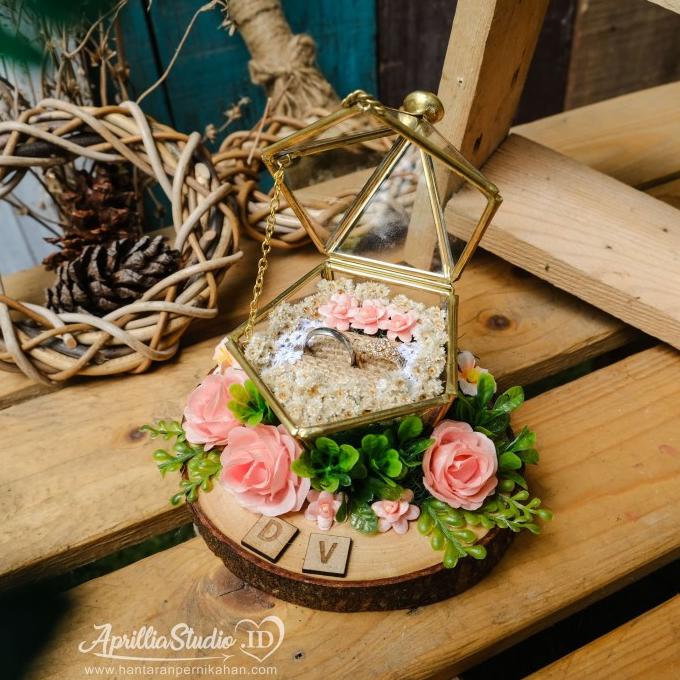 

AKSESORIS PERNIKAHAN RING BOX | KOTAK CINCIN RUSTIC PENTAGON PERLENGKAPAN PESTA CRAFT