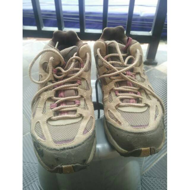 Sepatu gunung columbia second