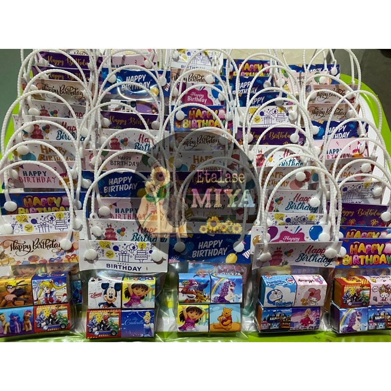 

READY STOK>>> Cokelat Dadu/Karakter Tenteng tema Ulang Tahun, Mie, Snack, Kartun dan Idul Fitri bisa pakai Amplop Lebaran