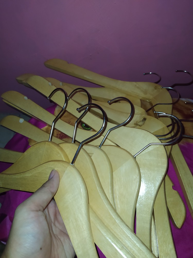 Hanger Kayu Natural Dewasa Lusinan ( 12 Pcs)