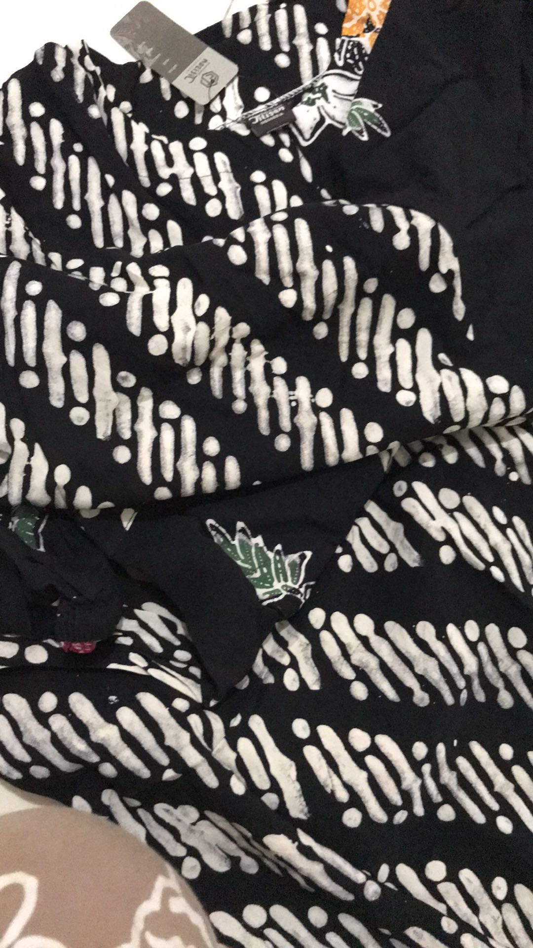 Gamis Batik Eksklusif Abstrak