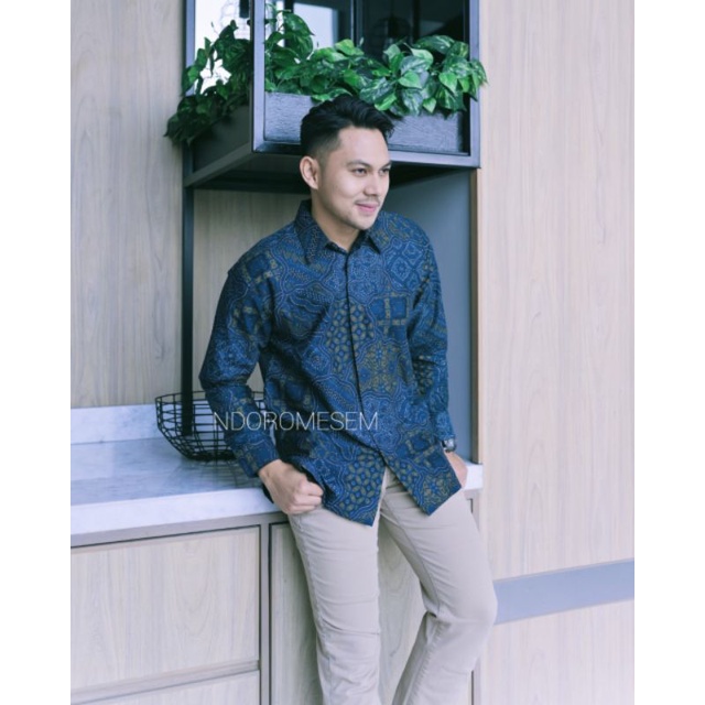 Batik sekarjagad biru katun halus furing