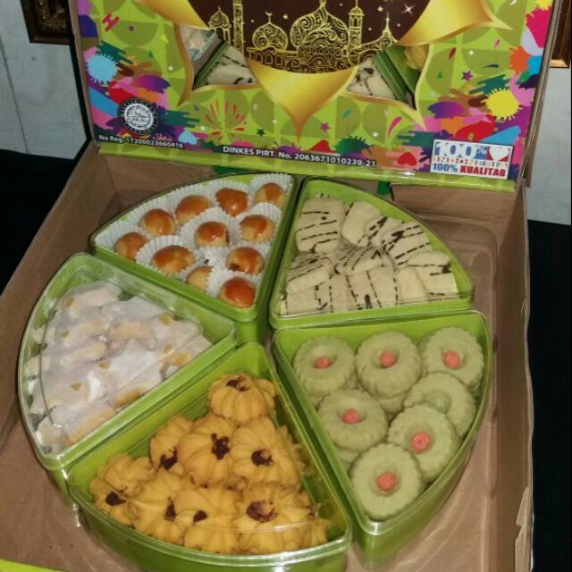 

Paket lebaran / kue kering lebaran