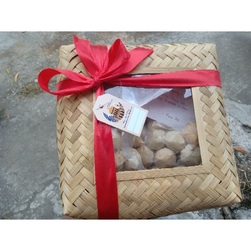 

Hampers Imlek | Hampers Pempek Besek Cantik