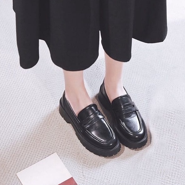 Sepatu Wanita Kulit Loafer / Sepatu Kerja Docmart Black Dof TAMARA BL 0233