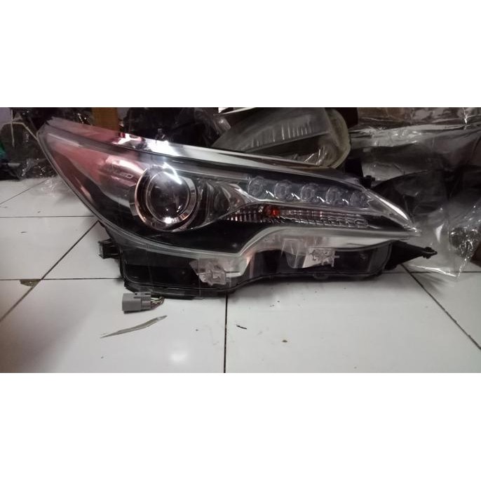 HEADLAMP FORTUNER VRZ ORIGINAL