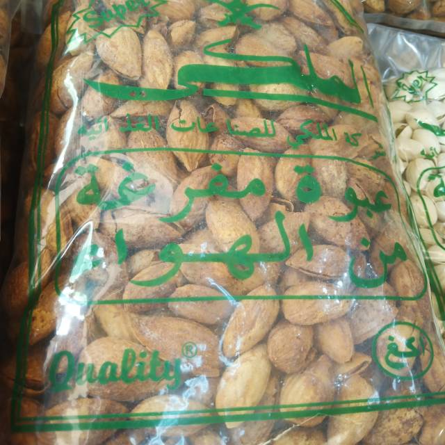 Kacang almond susu gurih 1/2 kg/500gr  (panggang/roasted)