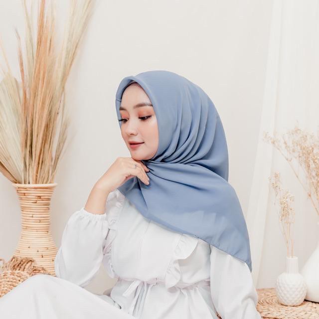 BELLA SQUARE HIJAB SEGIEMPAT 