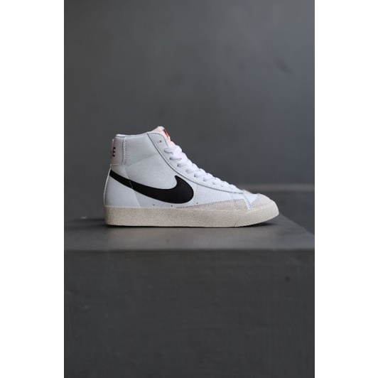NIKE BLAZER MID '77 VINTAGE BLACK WHITE