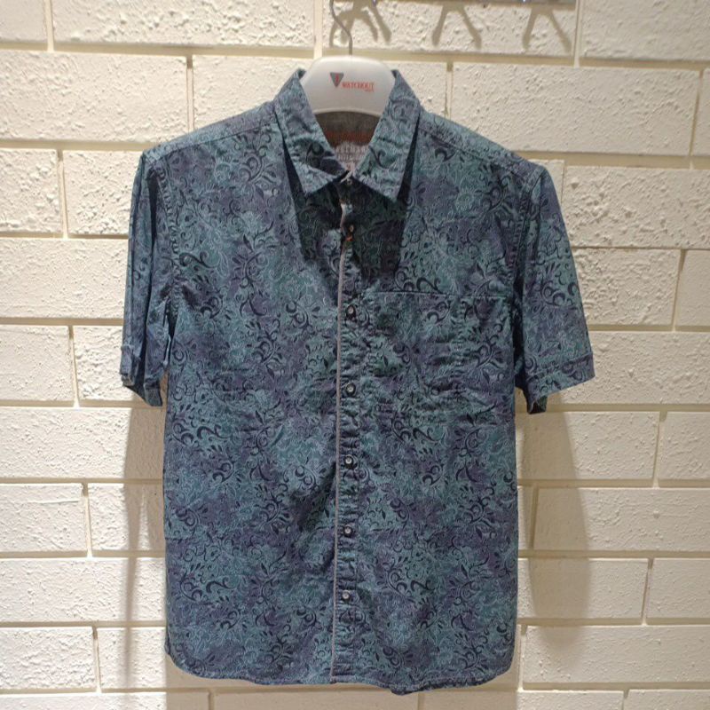 kemeja pria  watchout