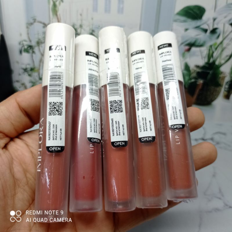 IMPLORA LIP VELVET HALUS DAN RINGAN DI BIBIR 6 WARNA