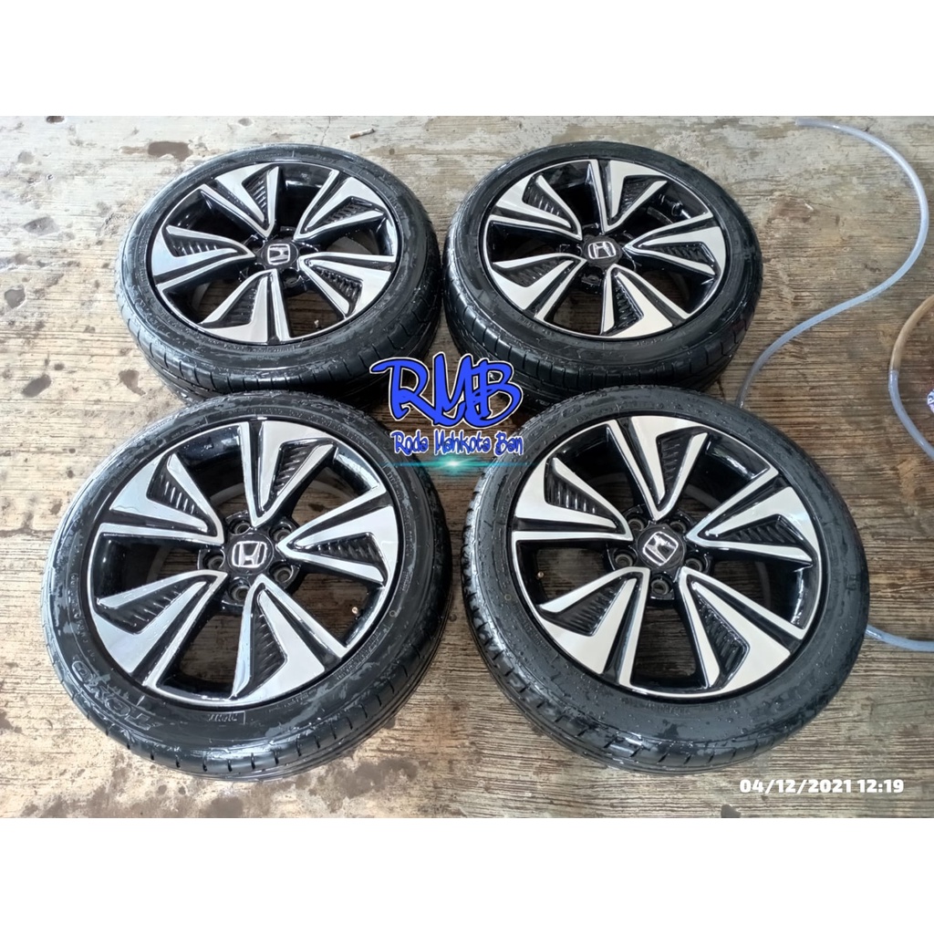 PELEK BEKAS COPOTAN MOBIL NEW CIVIC TURBO RING 17 LEBAR 7 PCD 5X114,3 ET 45 BLACK POLI + BAN TOYO 20
