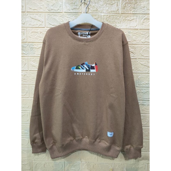 COD SWEATER CREWNECK PRIA WANITA PREMIUM ORIGINAL BAHAN FLEECE COTTON TEBAL BRAND VIVER CONCEPT WARNA MOCCA GAMBAR SEPATU