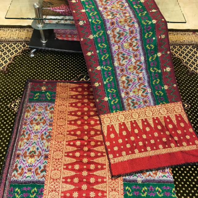 SONGKET LIMAR ANTIK. bahan sutra benang. Benang Emas kristal.