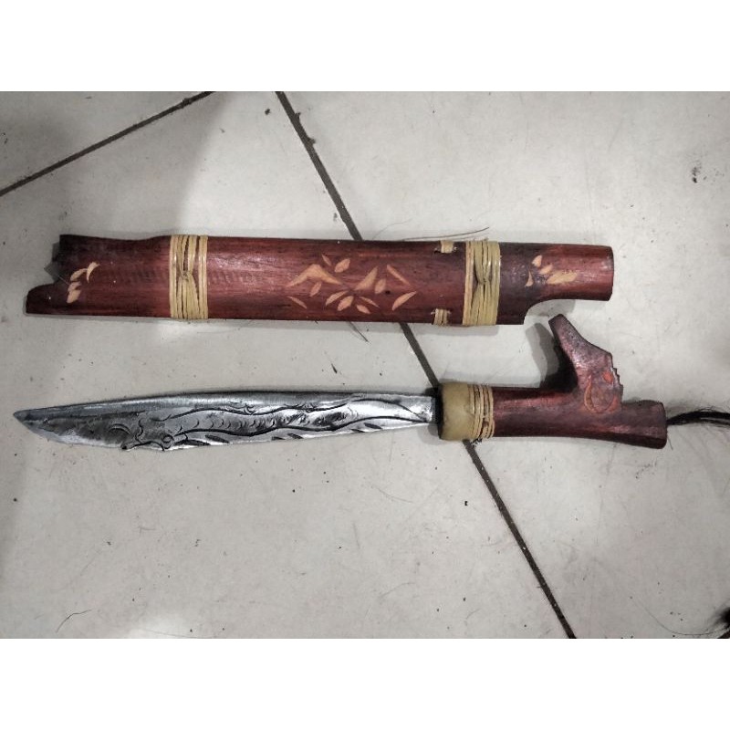 mandau senjata khas suku dayak ukuran mini