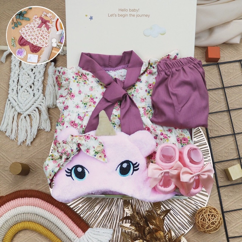 LIO044 Girls Hello Baby Hampers 0-12 months/ Hampers bayi newborn/ Kado bayi/ baby girl gift set