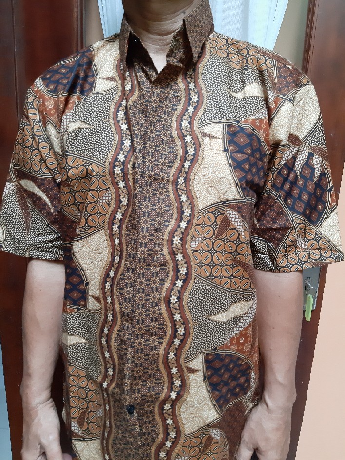 Sekartaji Sogan Pendek Kemeja Batik Pria Katun Cabut Primisima Full Furing