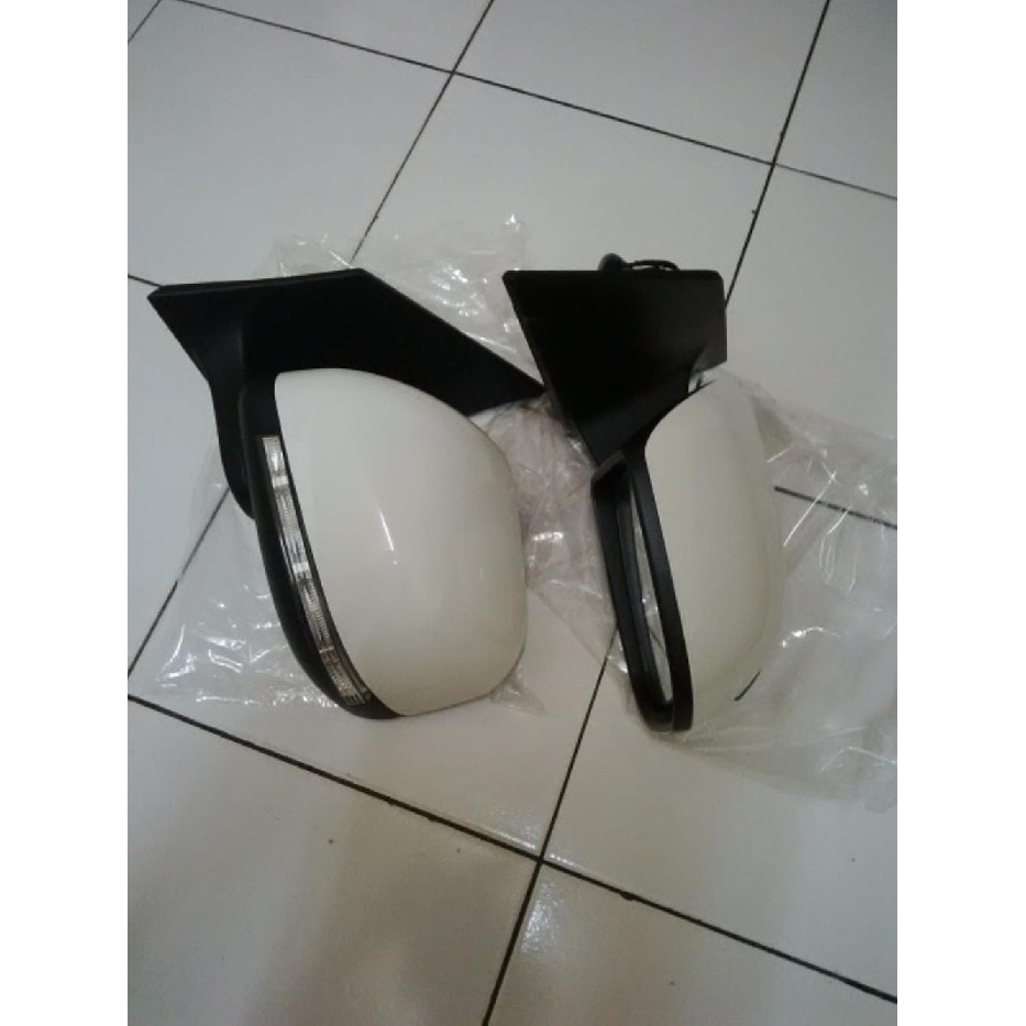 Aksesoris Mobil. spion electrik kiri Agya - Ayla . original