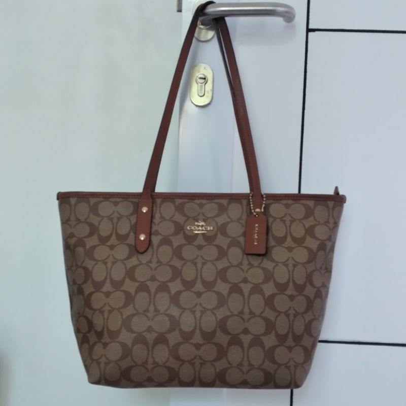 coach tote signt preloved