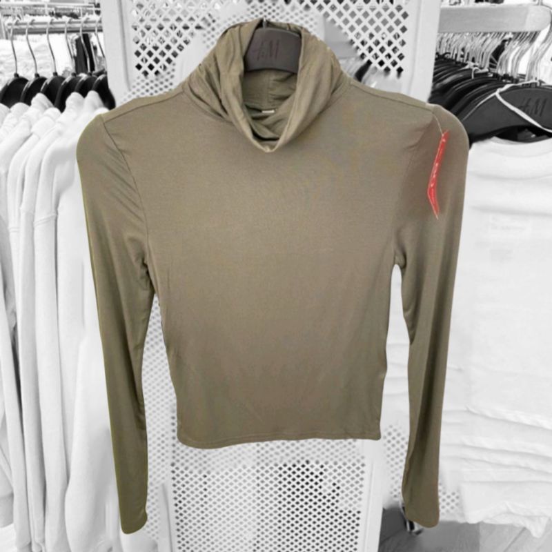 Preloved Turtleneck H&M
